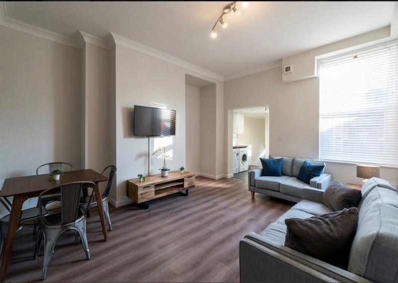 Room Forsyth Road in Newcastle upon Tyne