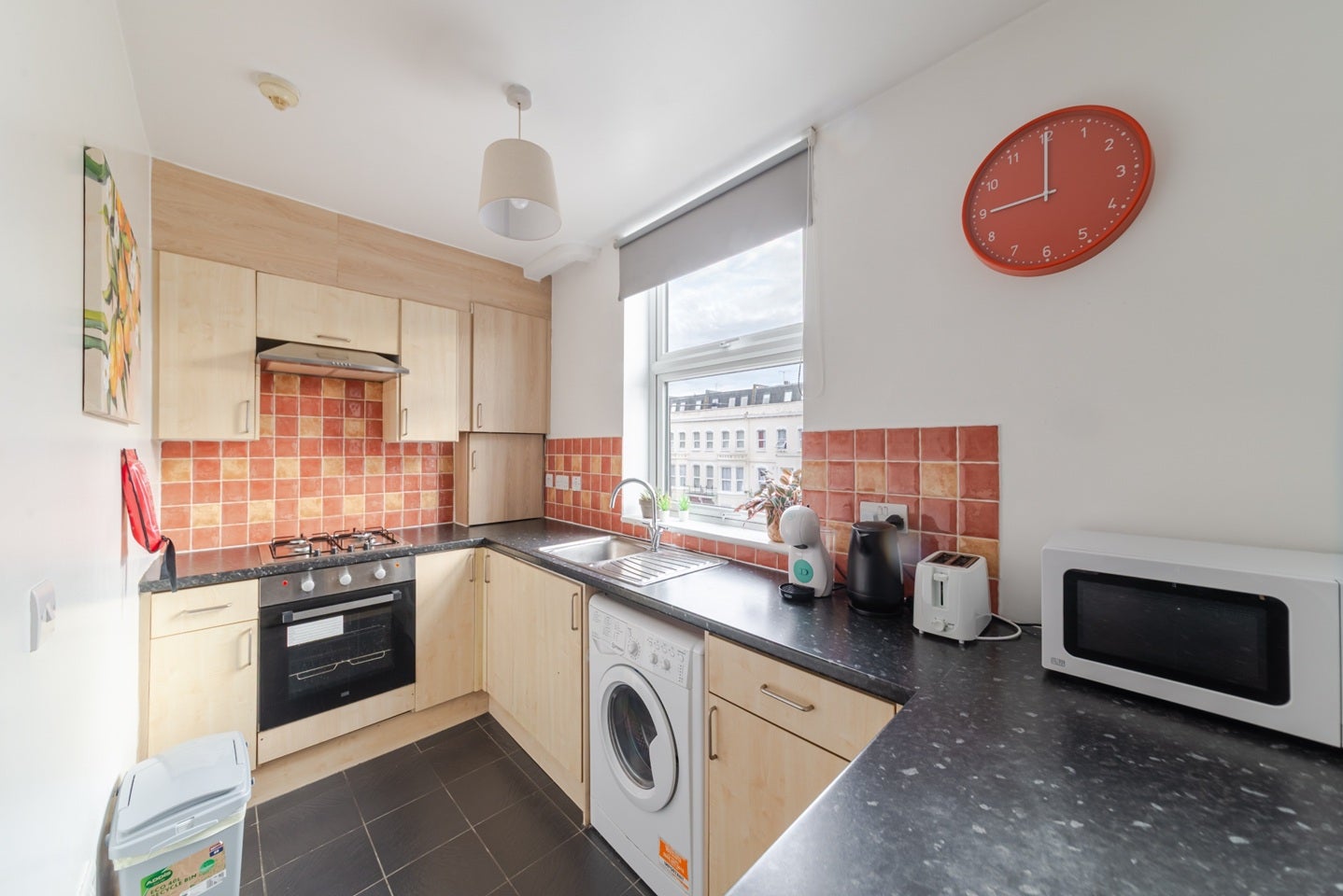 Flat Shepherds Bush Road in Greater London