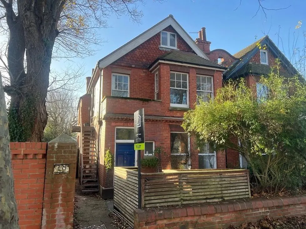 Flat Pembroke Crescent in Portslade by Sea