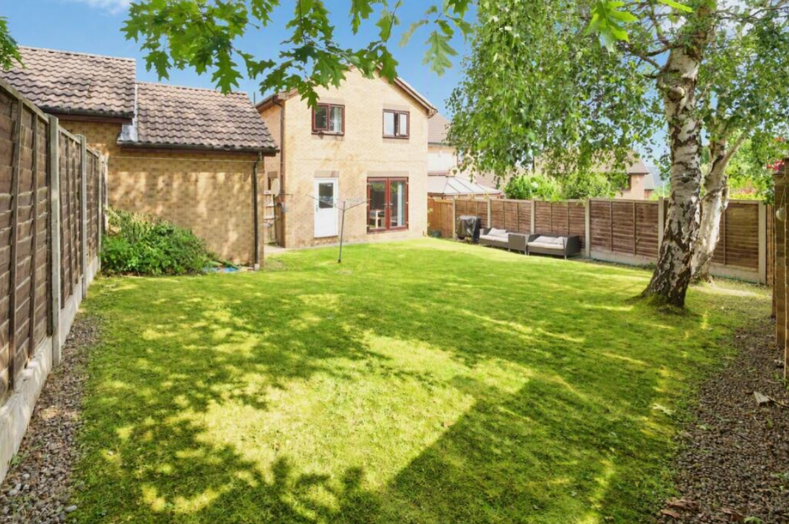 House Horton Close in Leeds