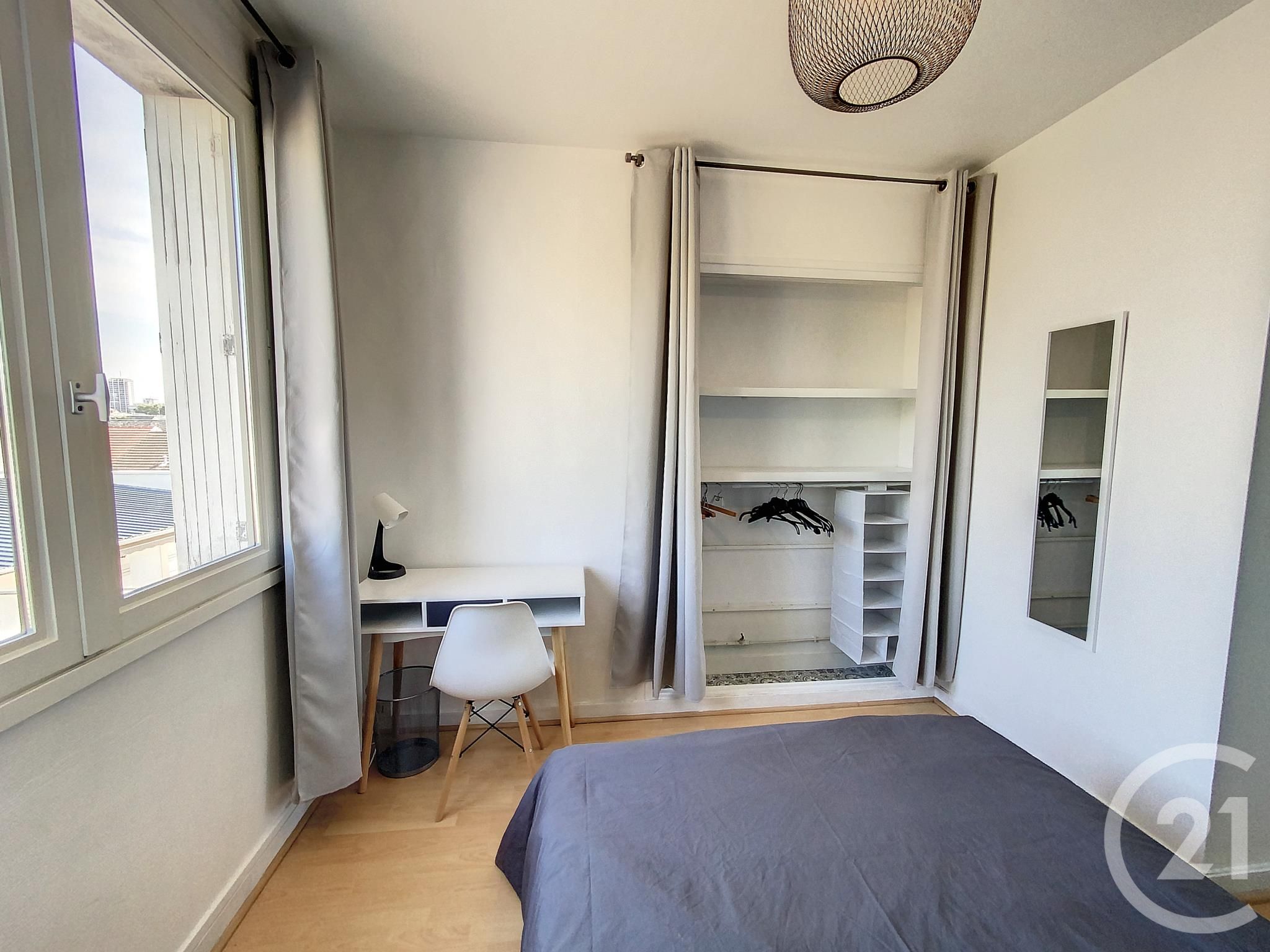 Chambre Rue Febvotte à Tours