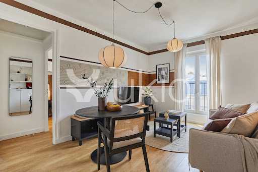 Flat Rue de Mirbel in Paris