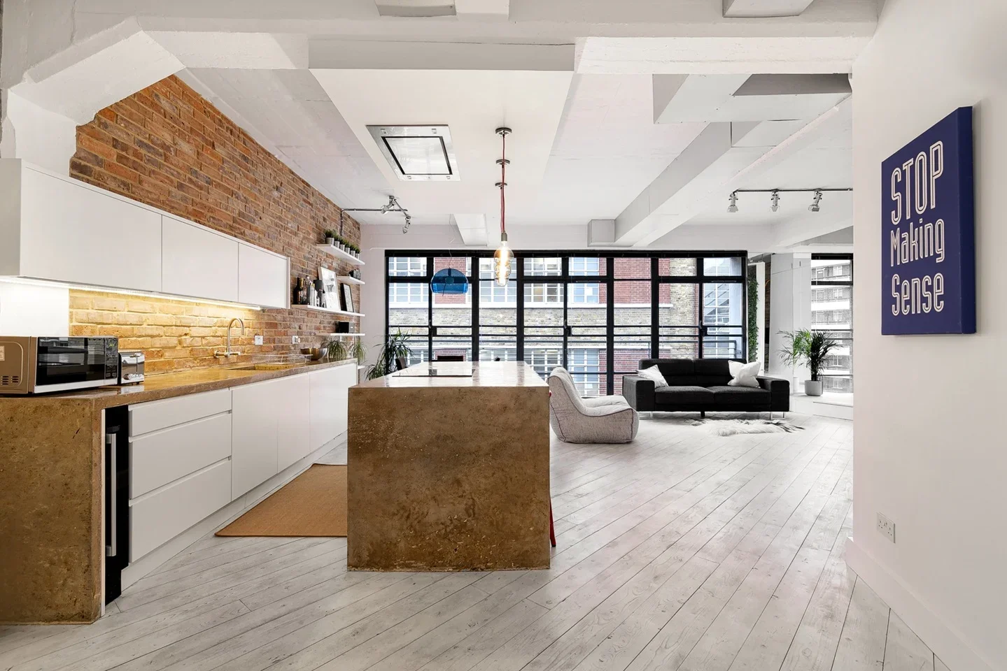 Flat Gee Street in Greater London