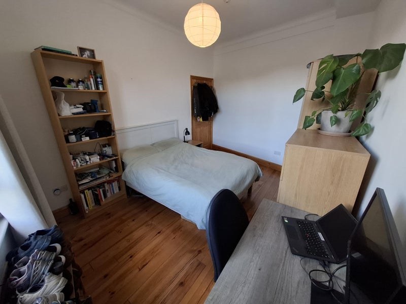 Room Gillespie Road in Greater London