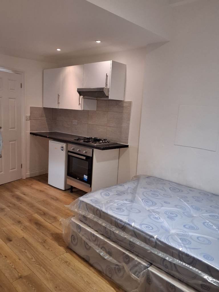 Flat Daneby Road in Greater London