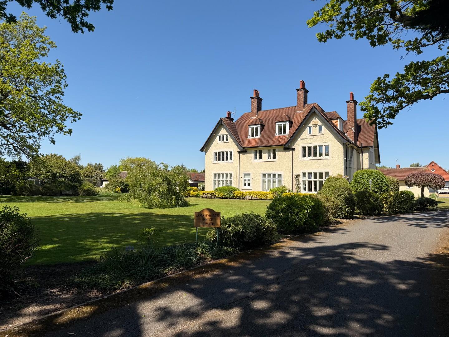 Flat Longthorpe House Mews in Peterborough