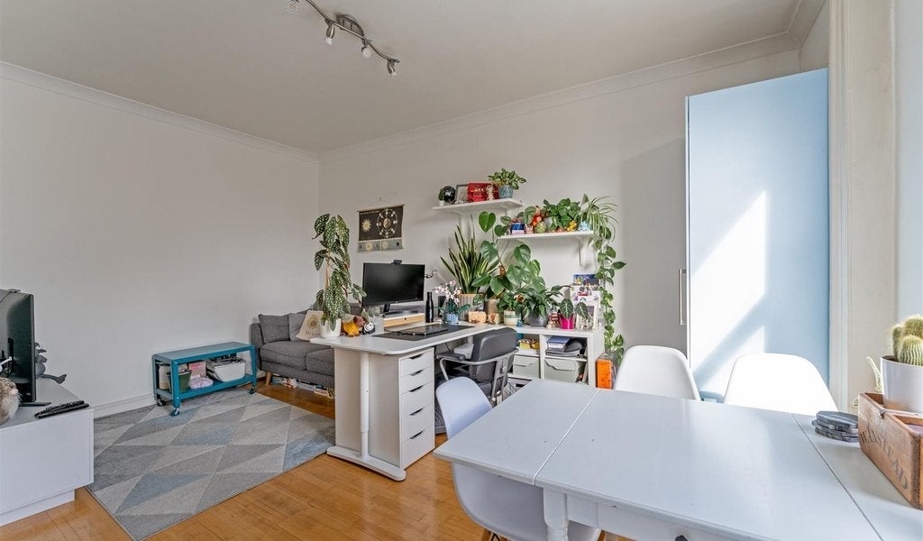 Flat Trafalgar Place in Greater London