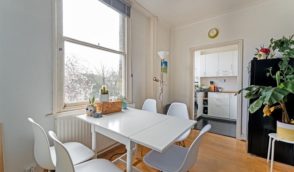 Flat Trafalgar Place in Greater London