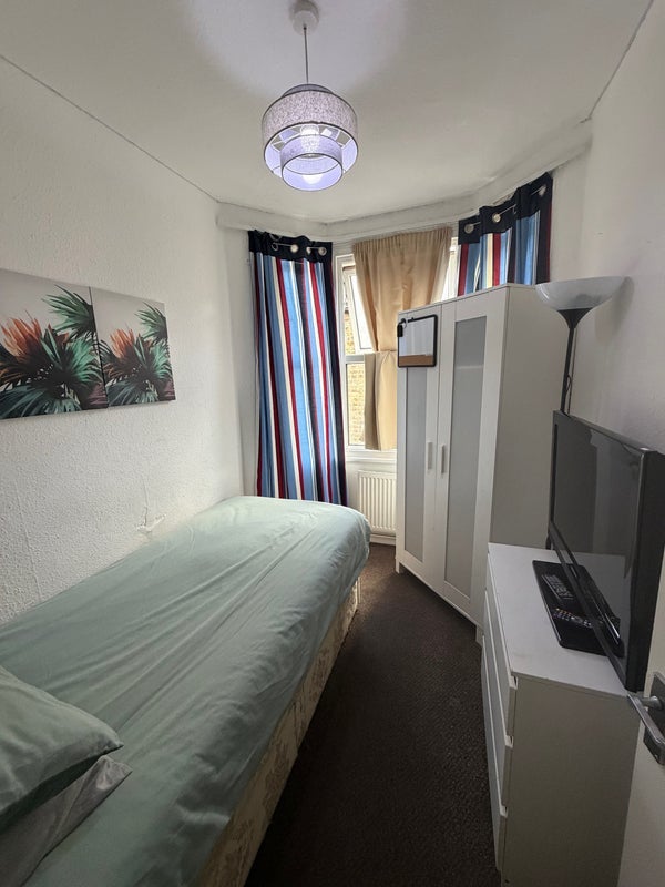 Room Broad Lane in Greater London