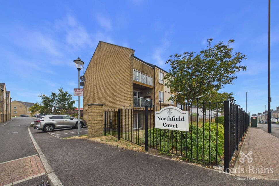 Flat Northfield Court in Sheffield
