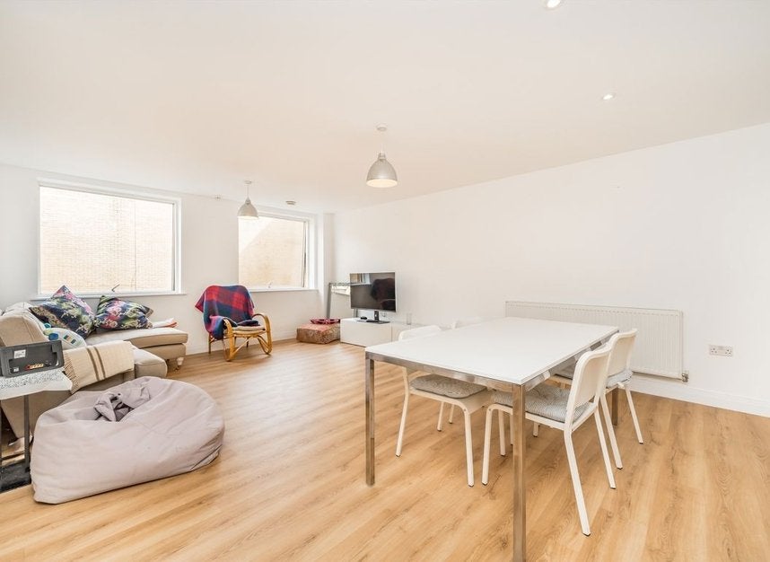 House Chamberlayne Road in Greater London