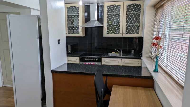 Room Harewood Close in Crawley