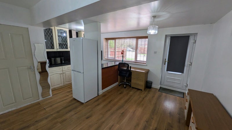 Room Harewood Close in Crawley