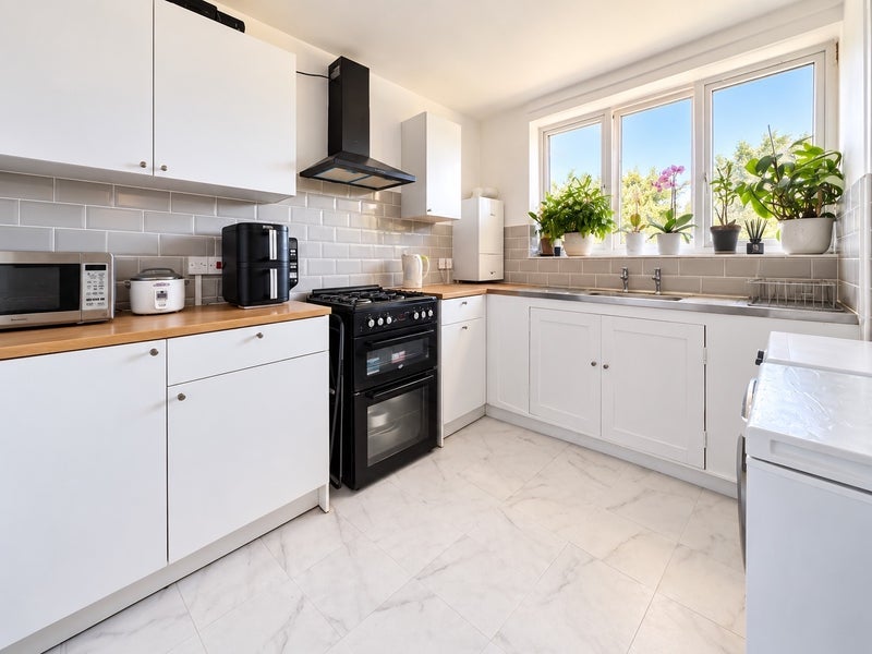 Room Wood Vale in Greater London