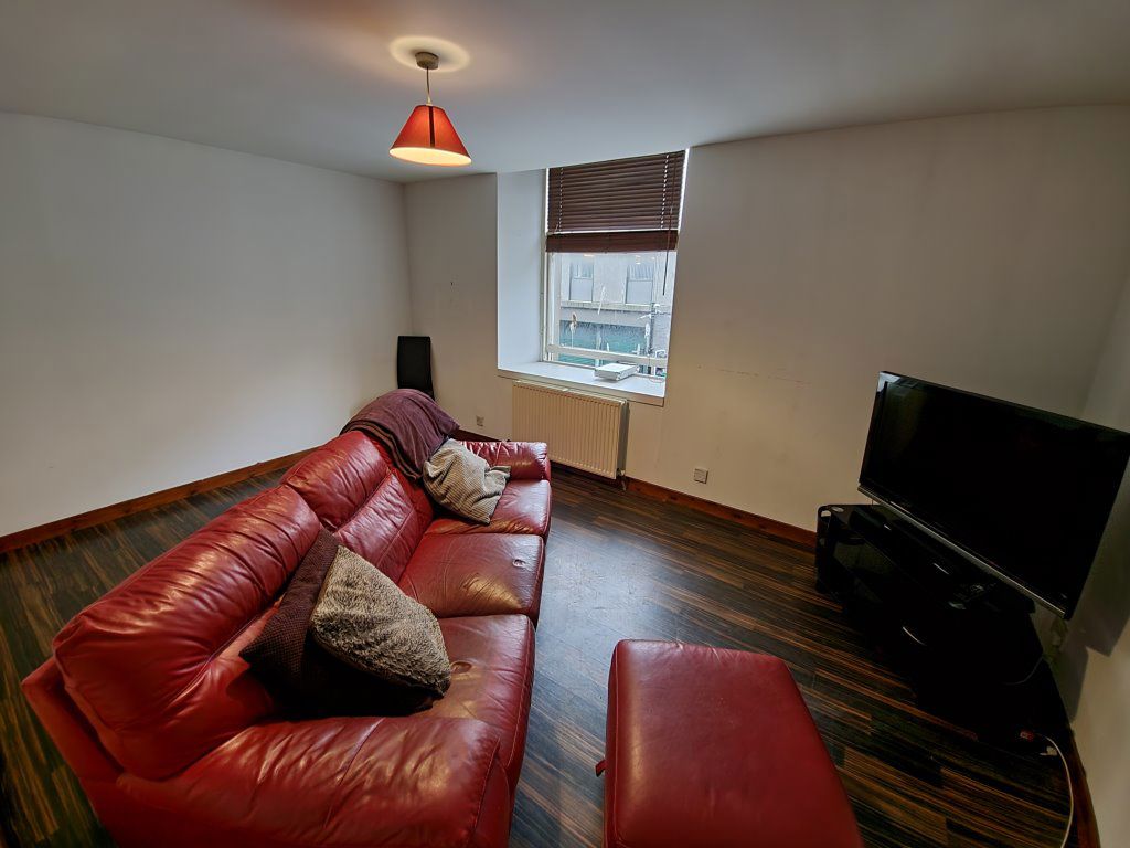 Flat Seagate in Dundee