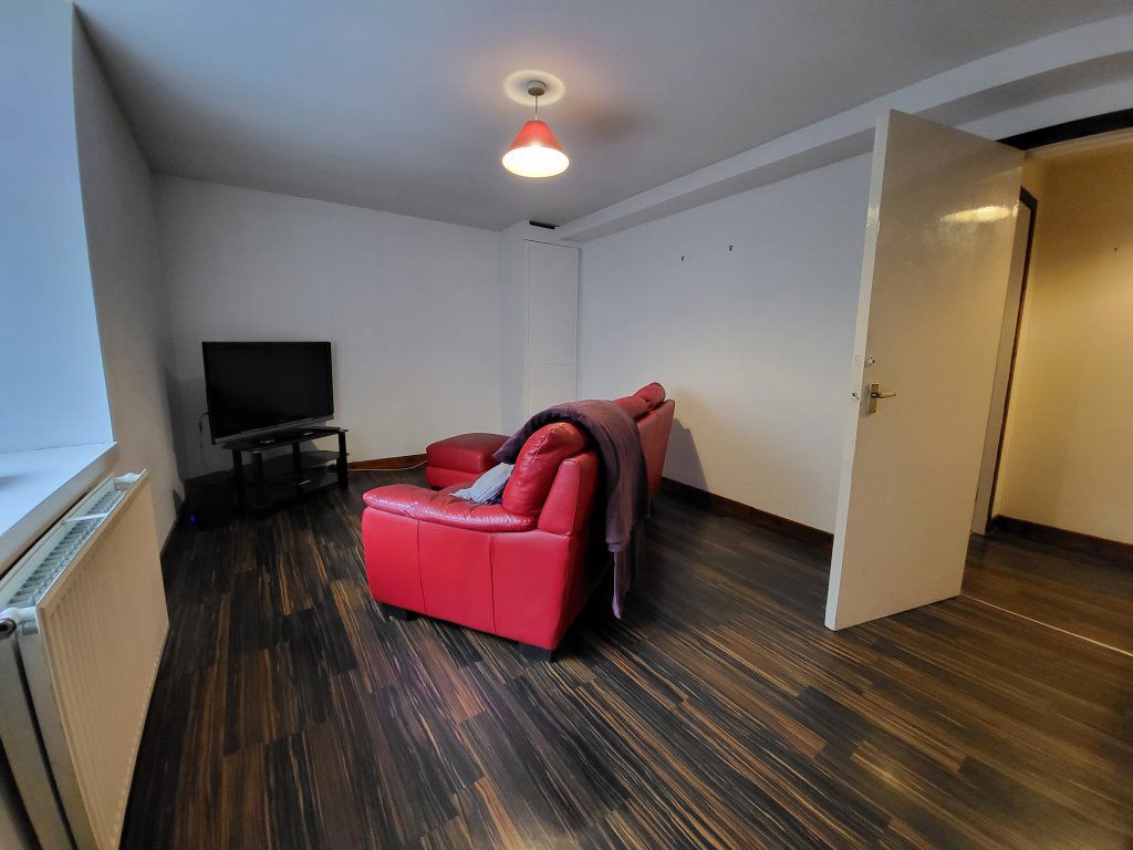 Flat Seagate in Dundee