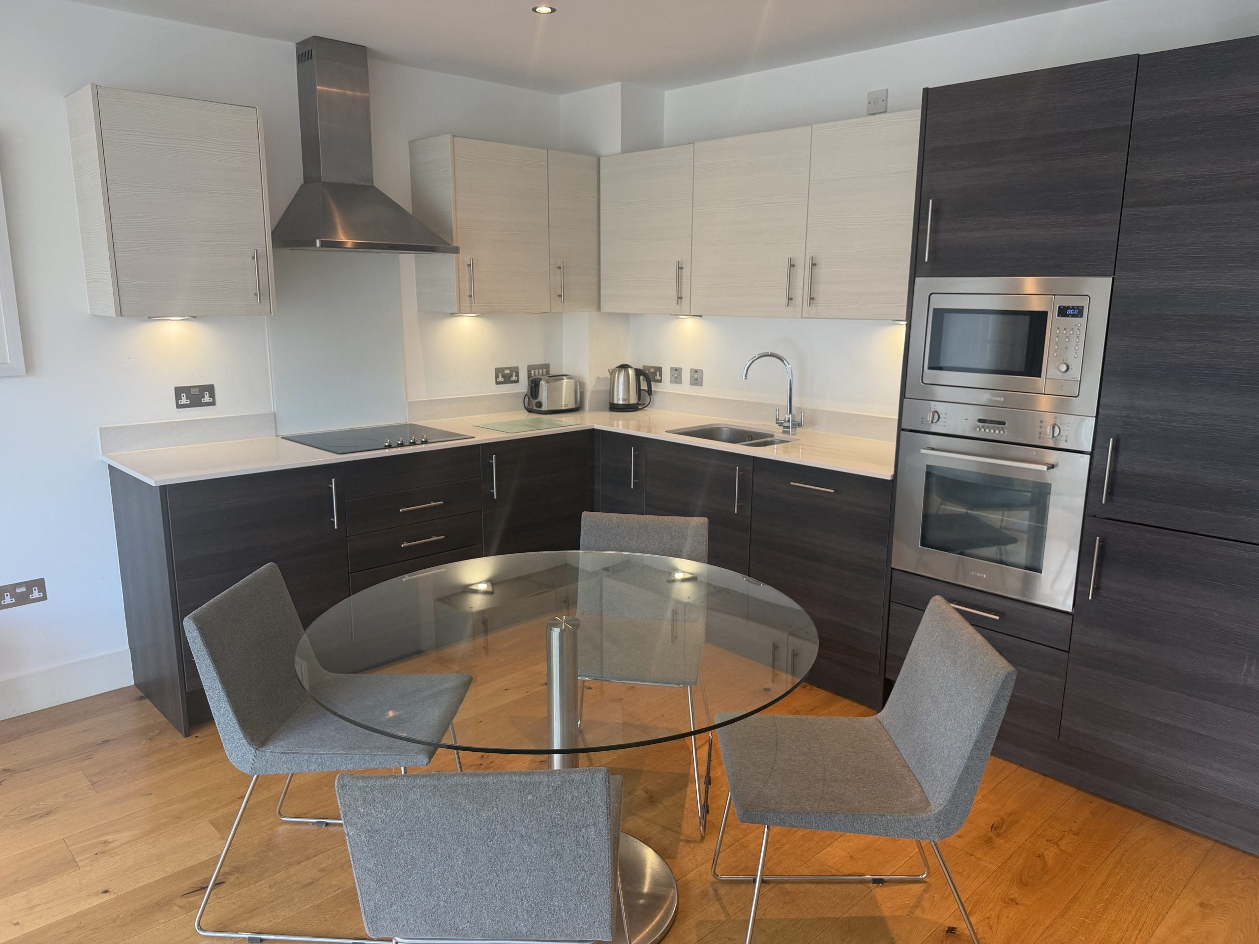 Flat Brandfield Street in City of Edinburgh