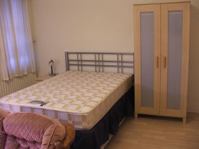 Room Folly Lane in Warrington