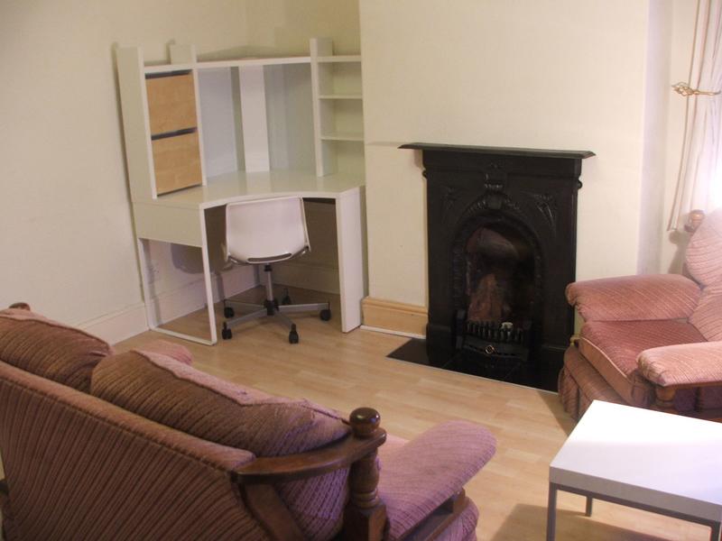 Room Folly Lane in Warrington