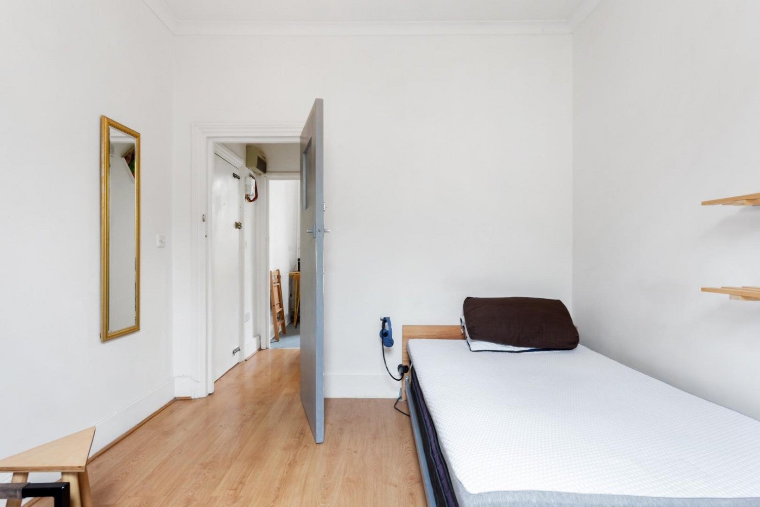 Flat Leconfield Road in Greater London