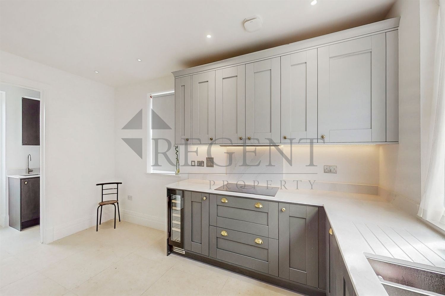 House Sassoon Drive in Greater London