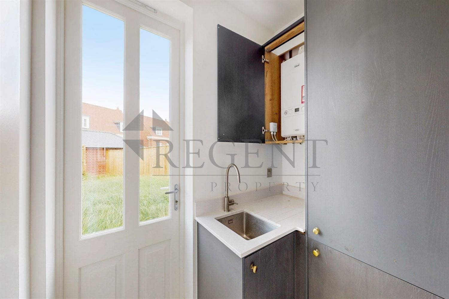 House Sassoon Drive in Greater London