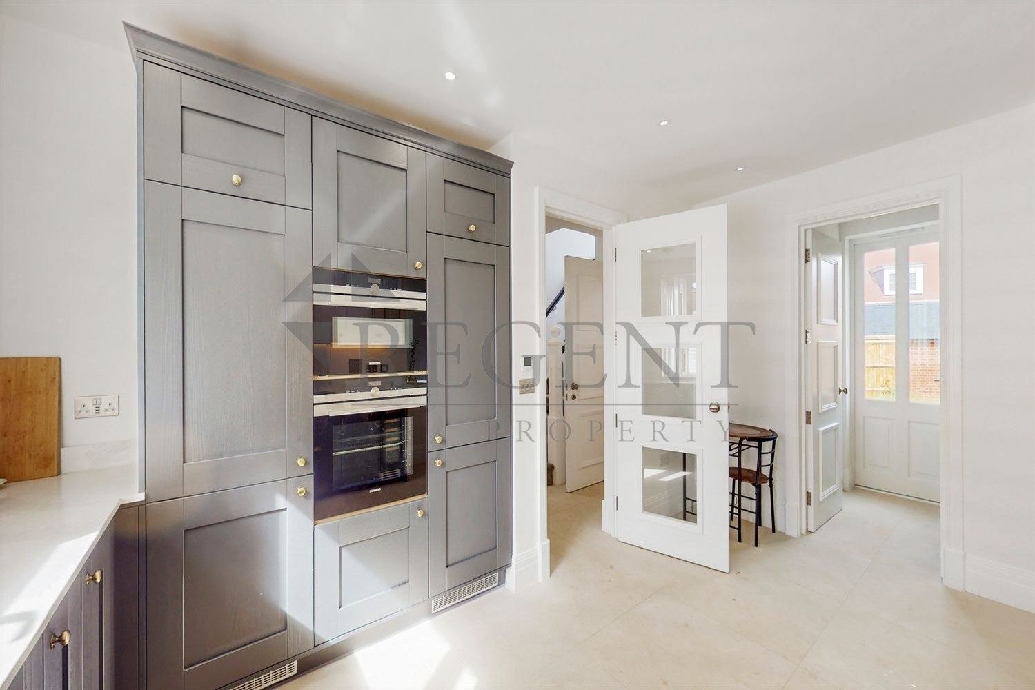 House Sassoon Drive in Greater London