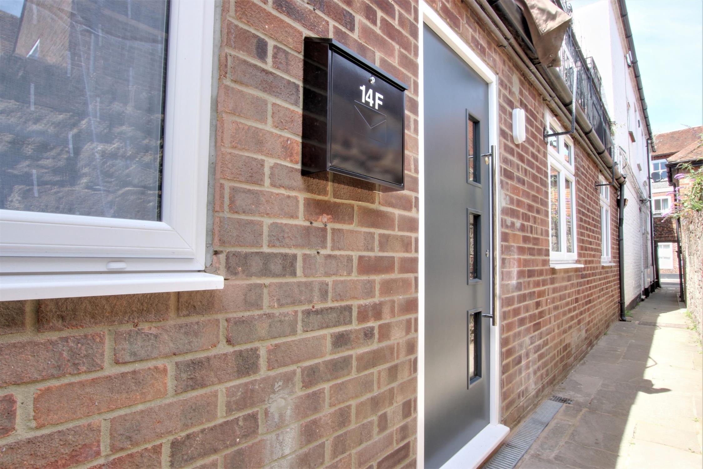 Flat East Street in Havant