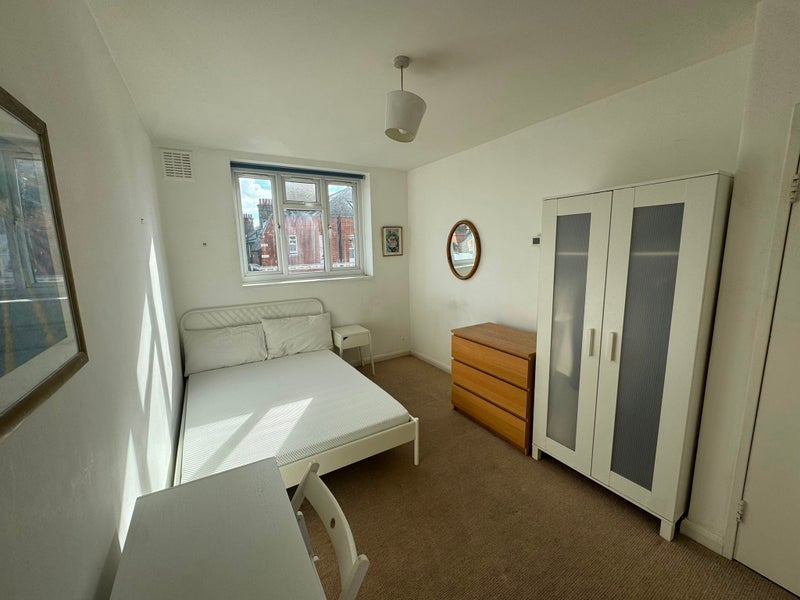 Room Palliser Road in Greater London
