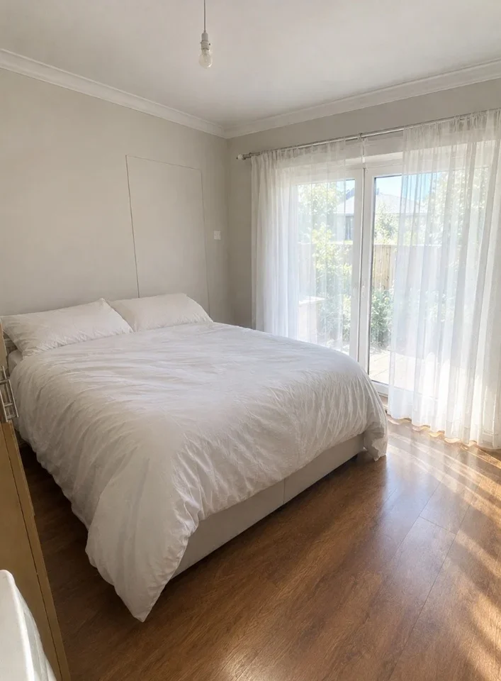 Room Sandown Way in Greater London