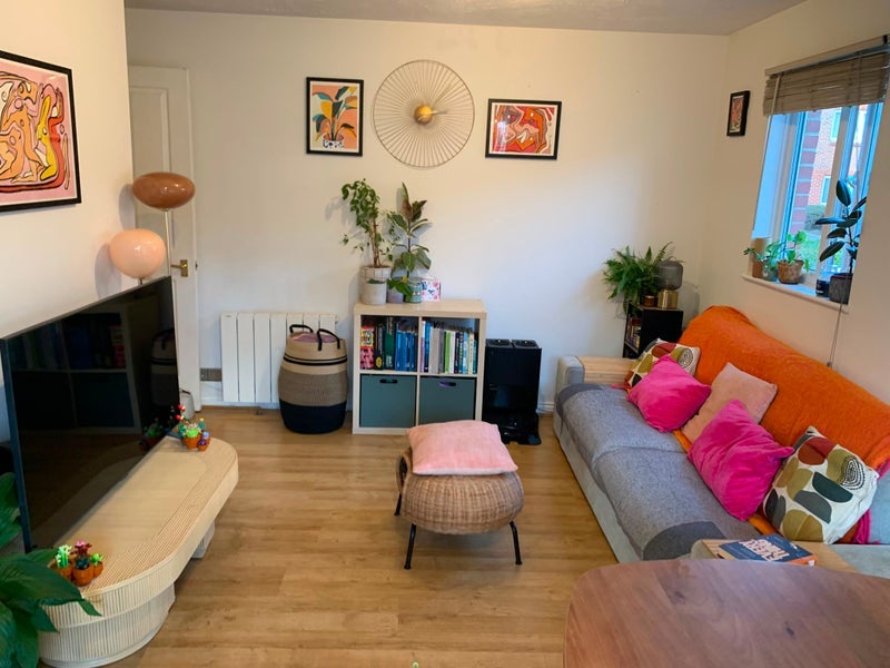 Room Bramston Road in Greater London
