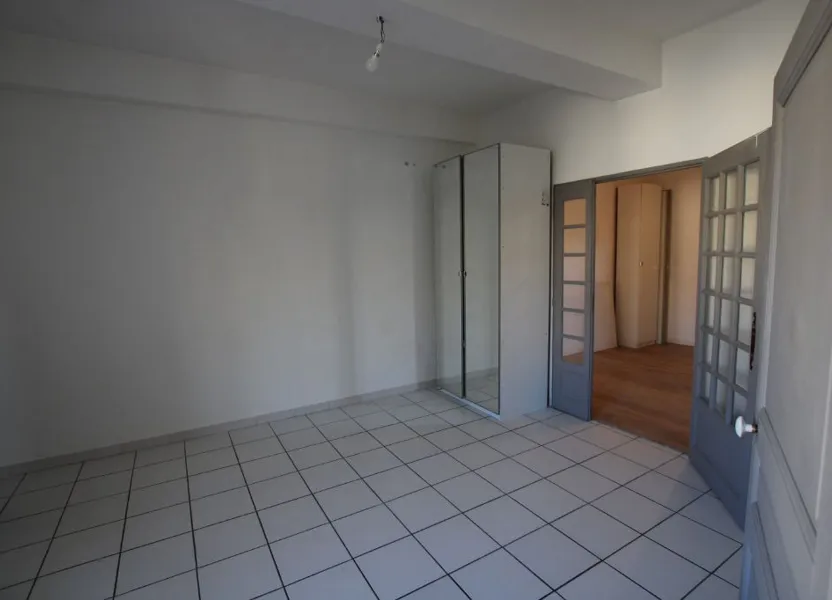 Flat Rue Laurent Bertrand in Entraigues-sur-la-Sorgue