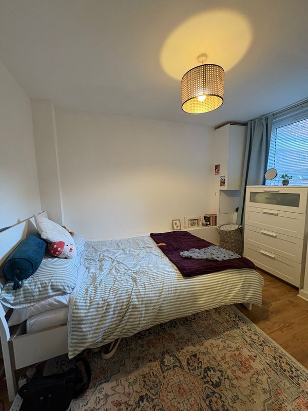 Flat Maysoule Road in Greater London