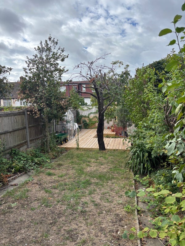 Room Ansell Road in Greater London