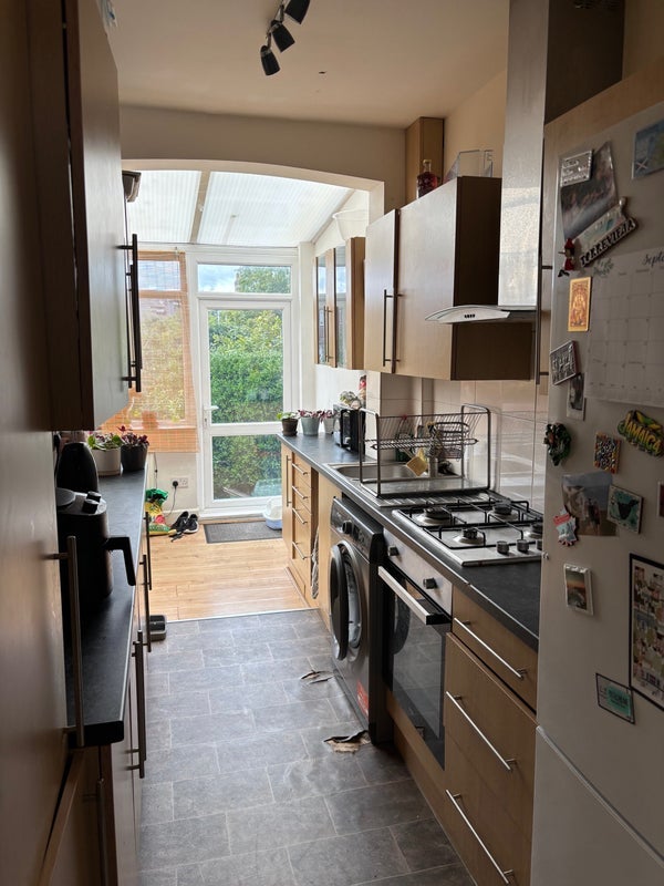 Room Ansell Road in Greater London