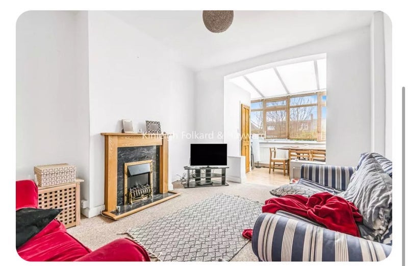 Room Ansell Road in Greater London