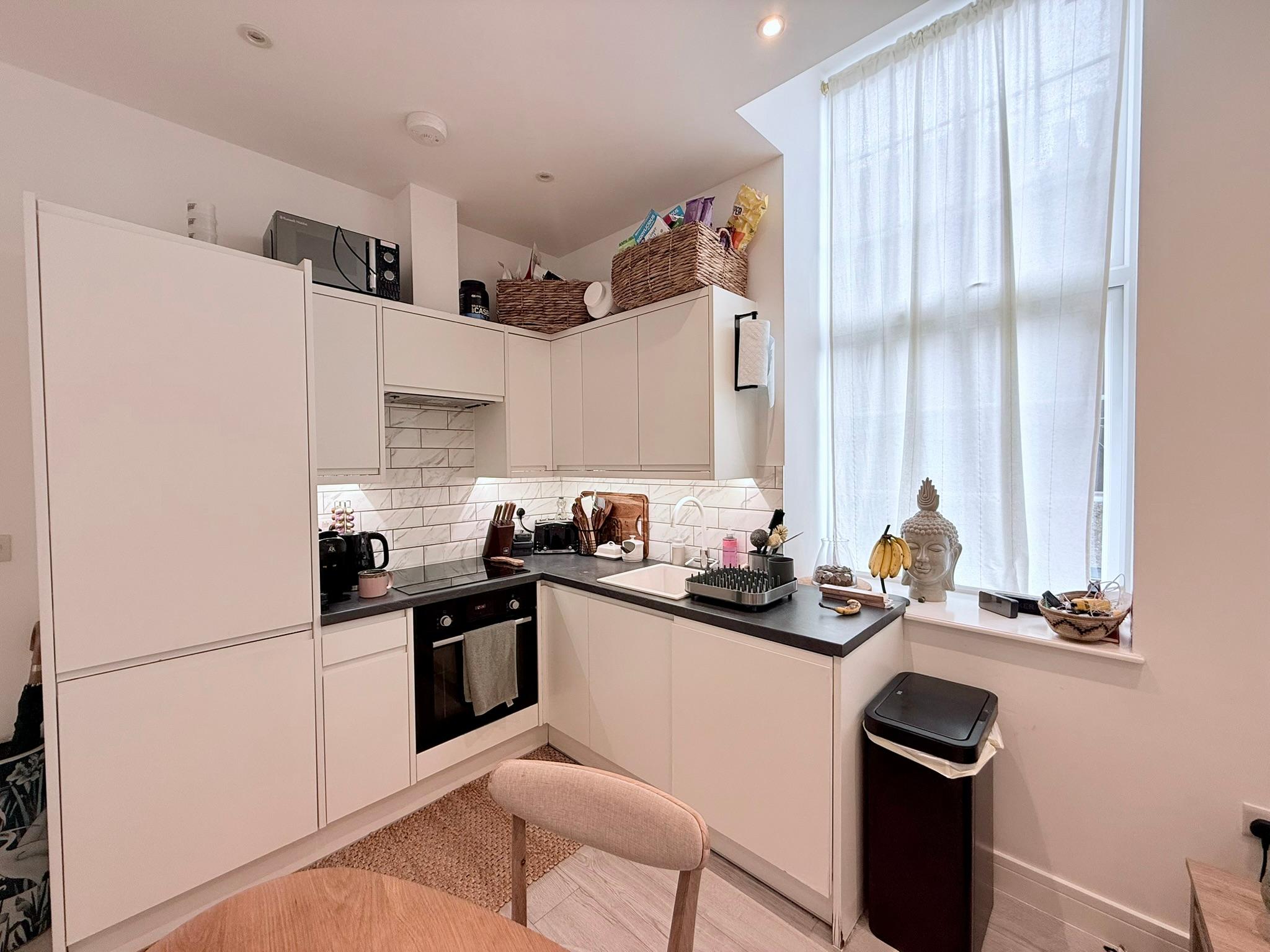 Flat Southchurch Road in Southend-on-Sea