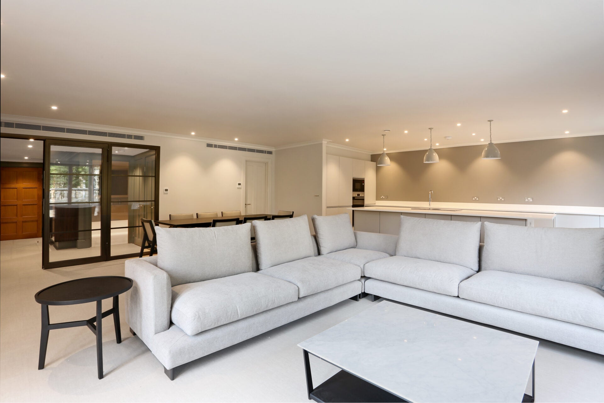 Flat Kingswalk in Greater London