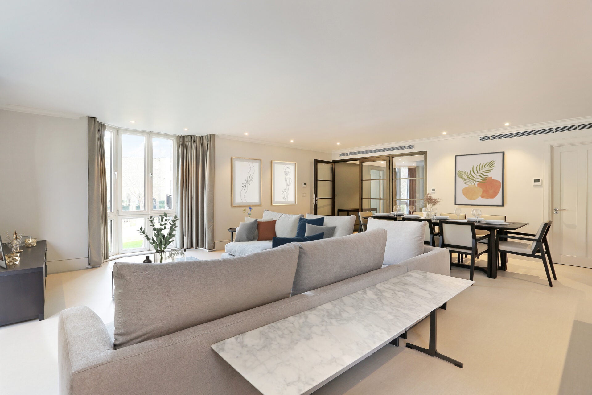 Flat Kingswalk in Greater London