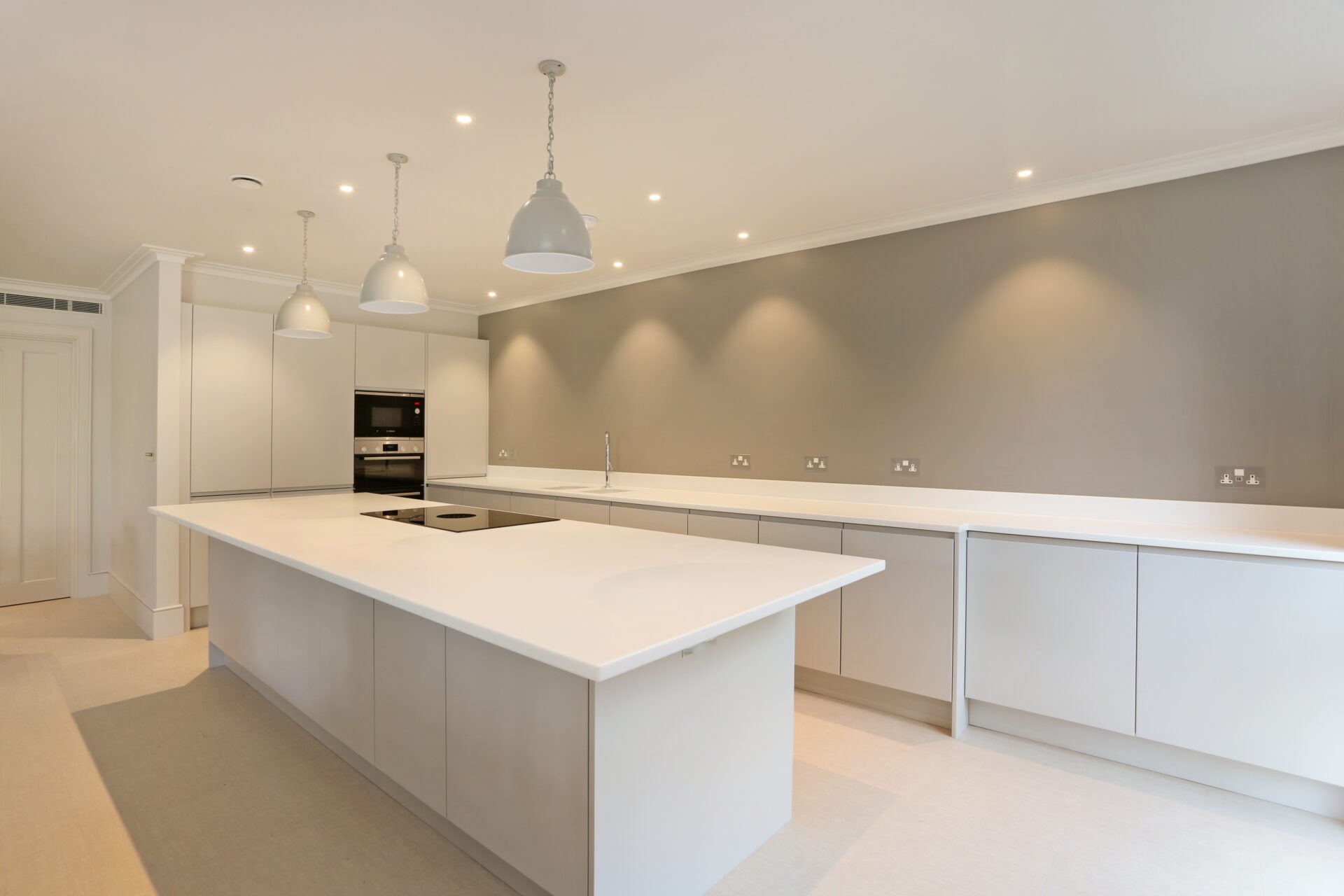 Flat Kingswalk in Greater London