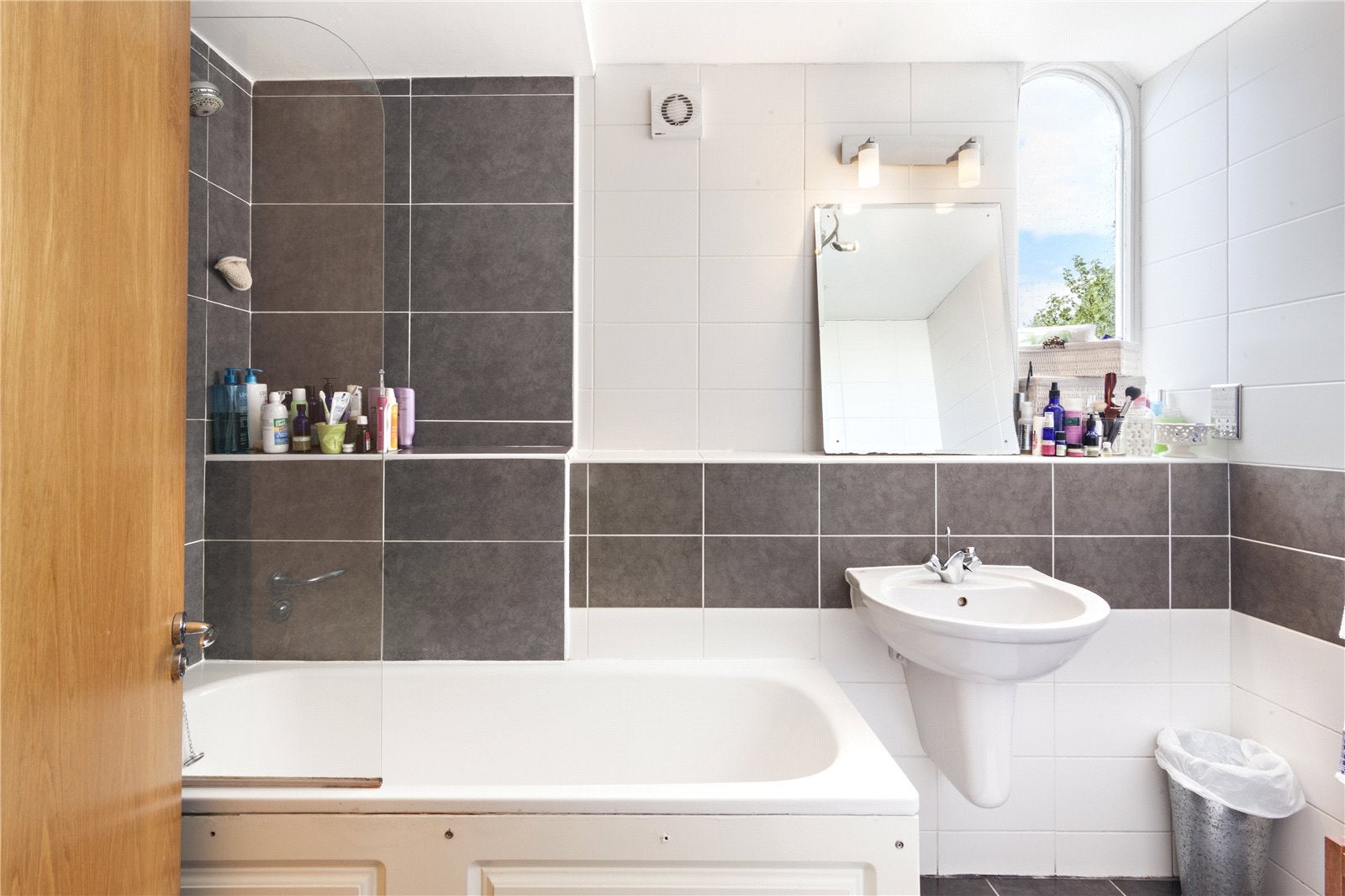 Flat Banyard Road in Greater London