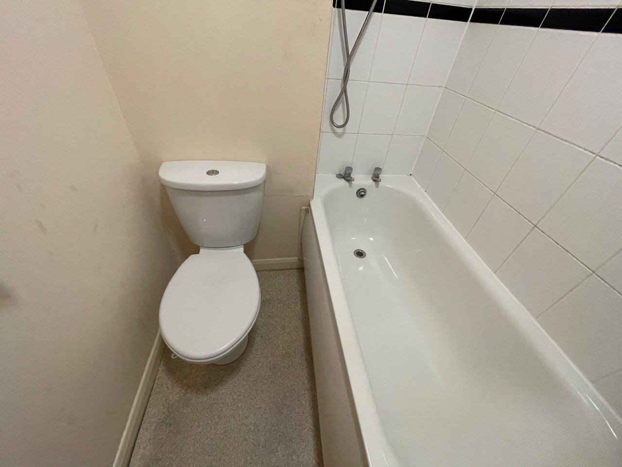 Flat Newcourt in Greater London