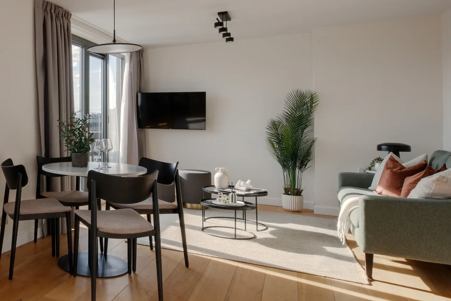 Flat Tottenham Street in Greater London
