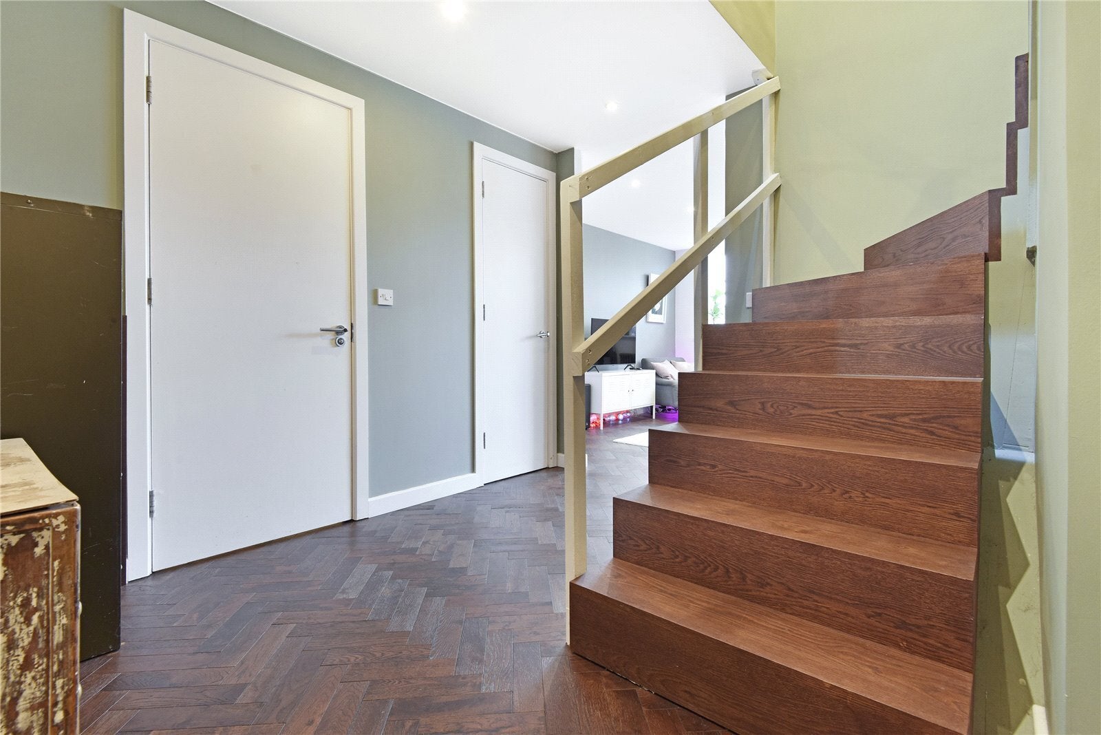 Flat Enfield Road in Greater London