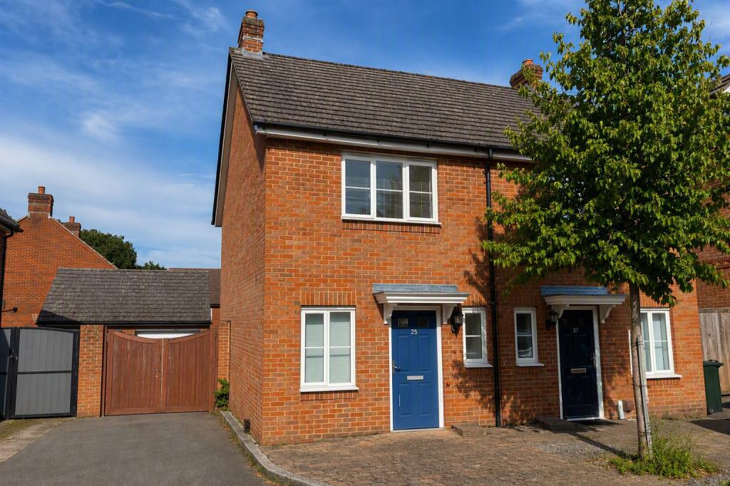 House Poppy Mead in Ashford