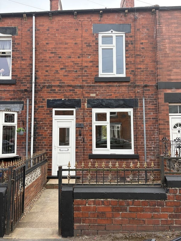 Flat Pye Avenue in Barnsley