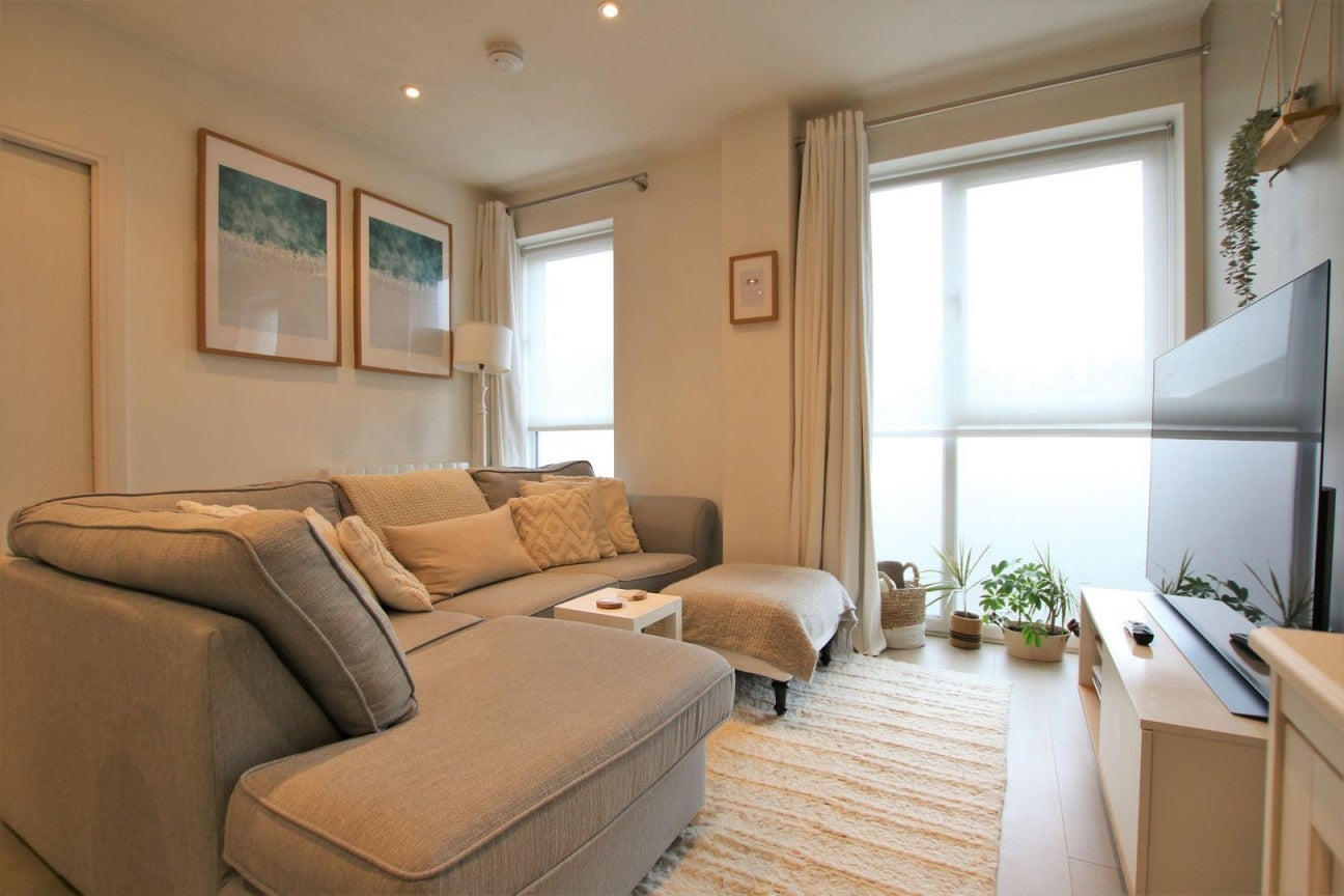 Flat Carey Road in Wokingham
