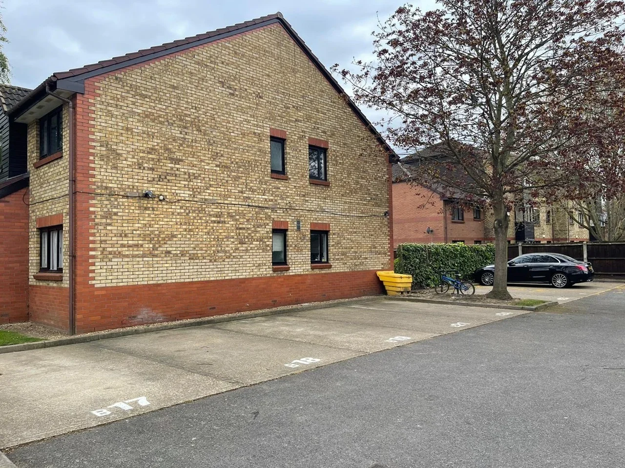 Flat Waterside Close in Greater London