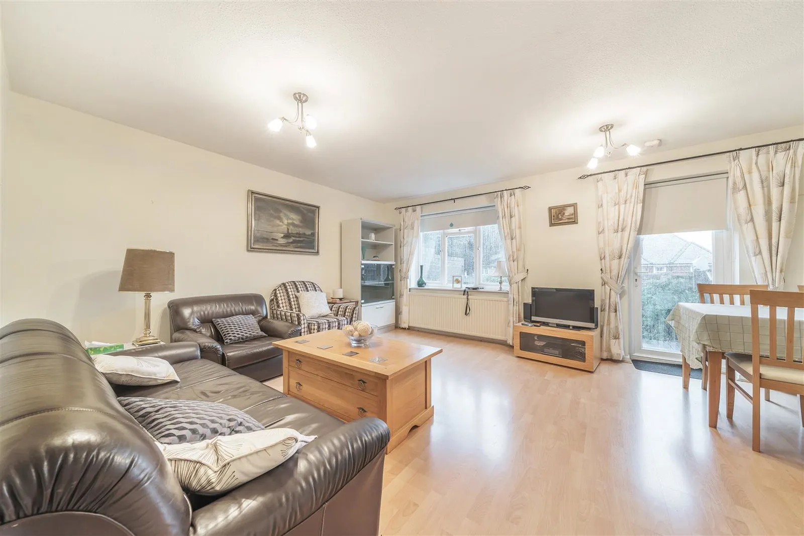 House Ash Hill Close in Hertsmere