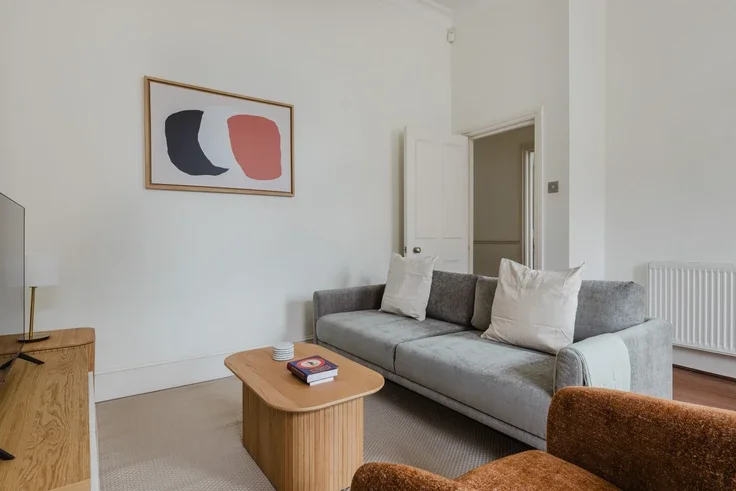 Flat Earl's Court Road in Greater London